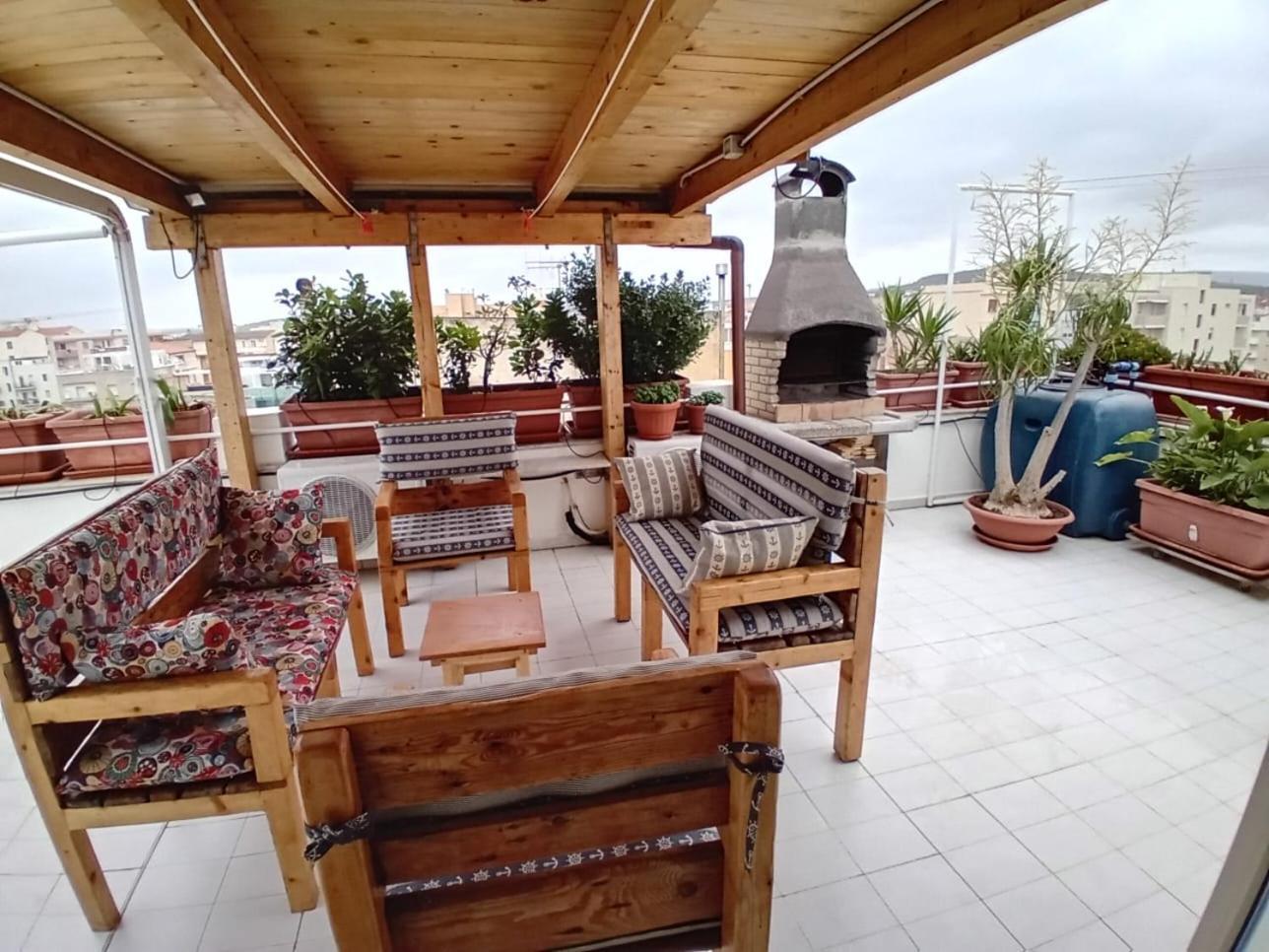 Appartamento Con Terrazza Альгеро Екстер'єр фото